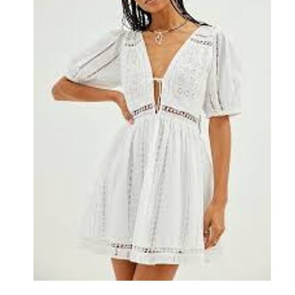Urban Outfitters Dresses & Skirts - Urban Outfitters White Eyelet Puff Sleeve Mini Dress Size L Coquette Flirty